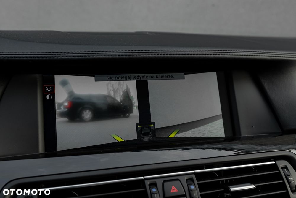 BMW Seria 5 M550d xDrive - 38