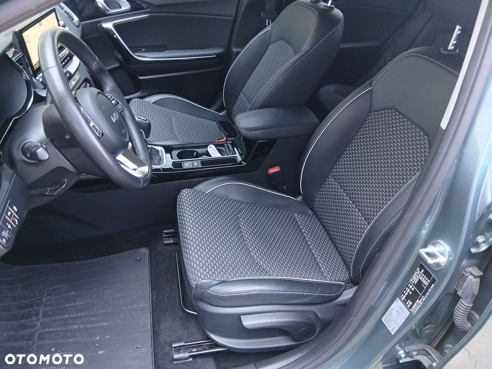 Kia XCeed 1.5 T-GDI L Business Line - 27