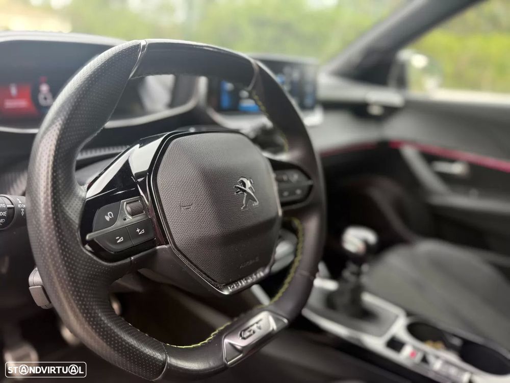 Peugeot 2008 1.2 PureTech GT Line - 11
