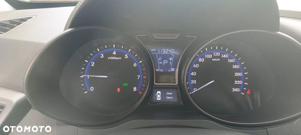 Hyundai Veloster - 4