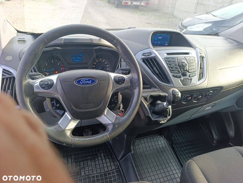 Ford Custom - 12