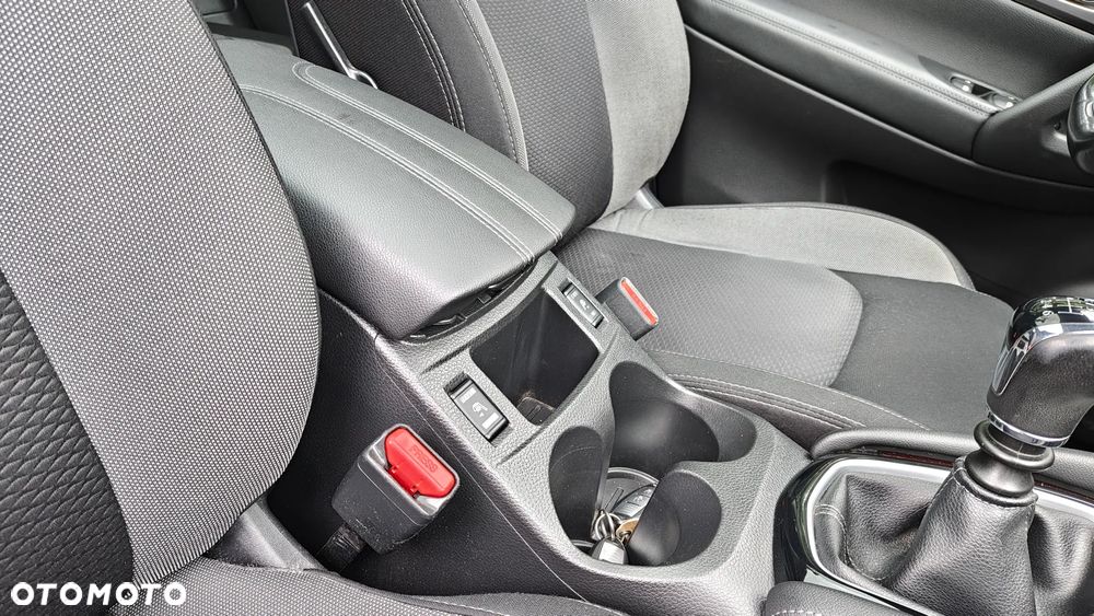 Nissan Qashqai - 25