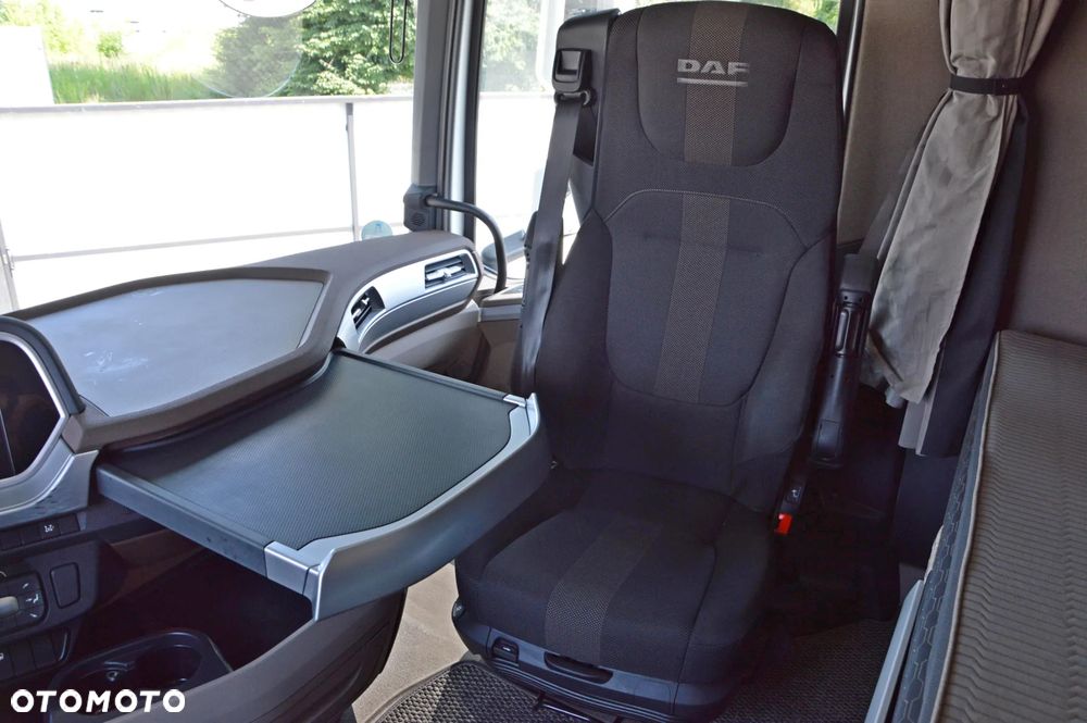 DAF XG+ 530 / ZF INTARDER / ALCANTARA /KLIMA POST. / FULL LED / PNEUMATYCZNY FOTEL PASAŻERA / WENT. FOTEL! - 36