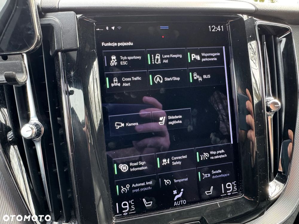 Volvo XC 60 B5 D AWD R-Design - 33