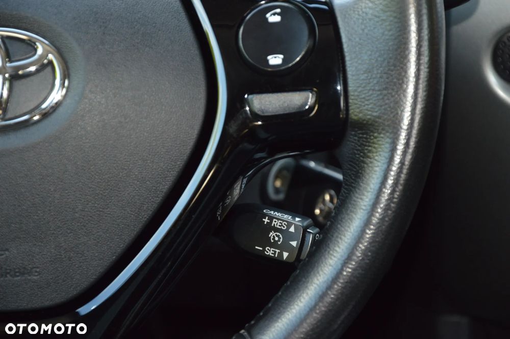 Toyota Aygo x-play touch - 24
