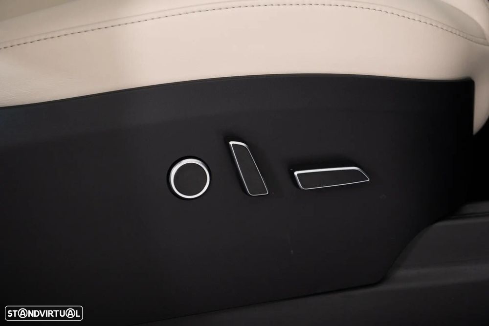 Tesla Model X Long Range AWD - 36