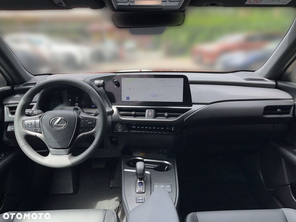 Lexus UX 300h F Sport Design - 8