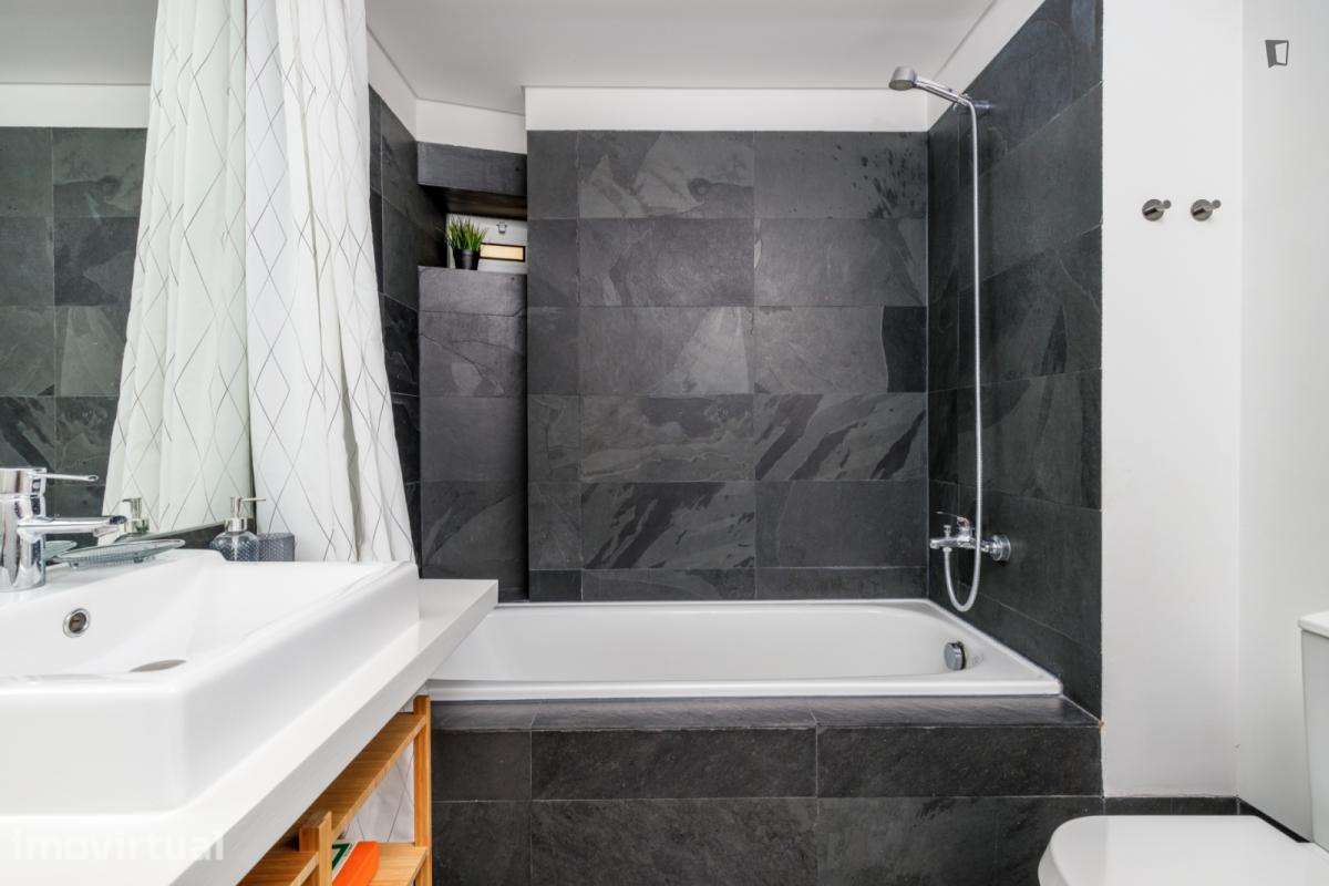 Apartamento com 2 quartos - localizado em Lisbon - Grande imagem: 2/46