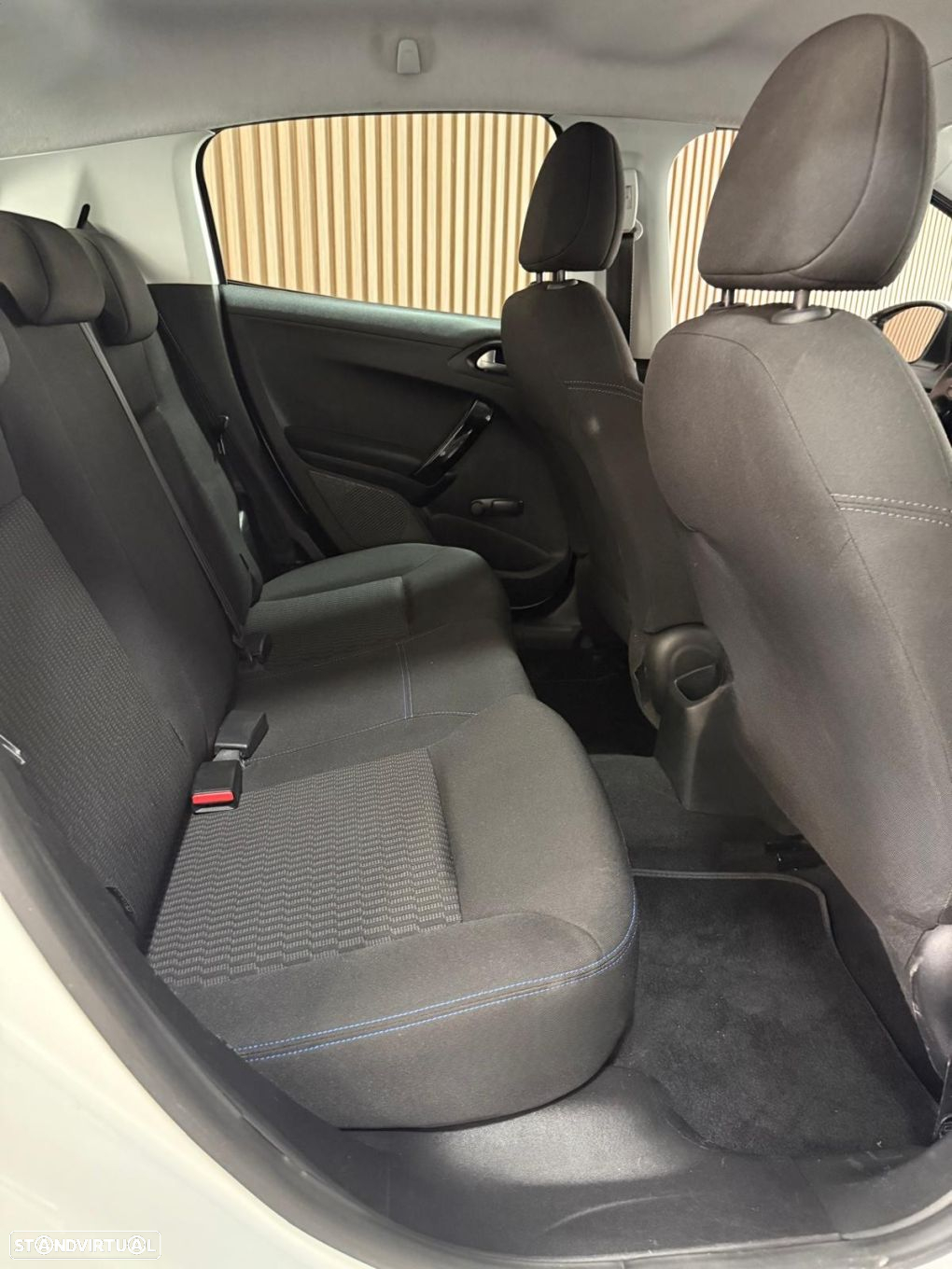 Peugeot 208 - 9