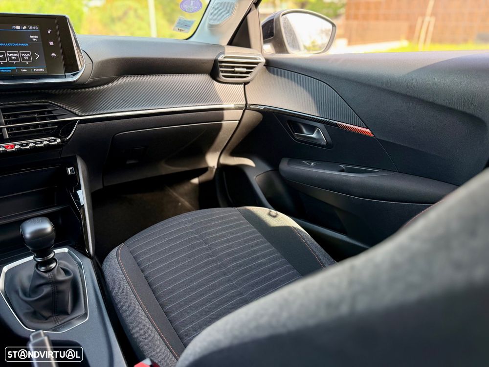 Peugeot 208 PureTech 100 GT - 10