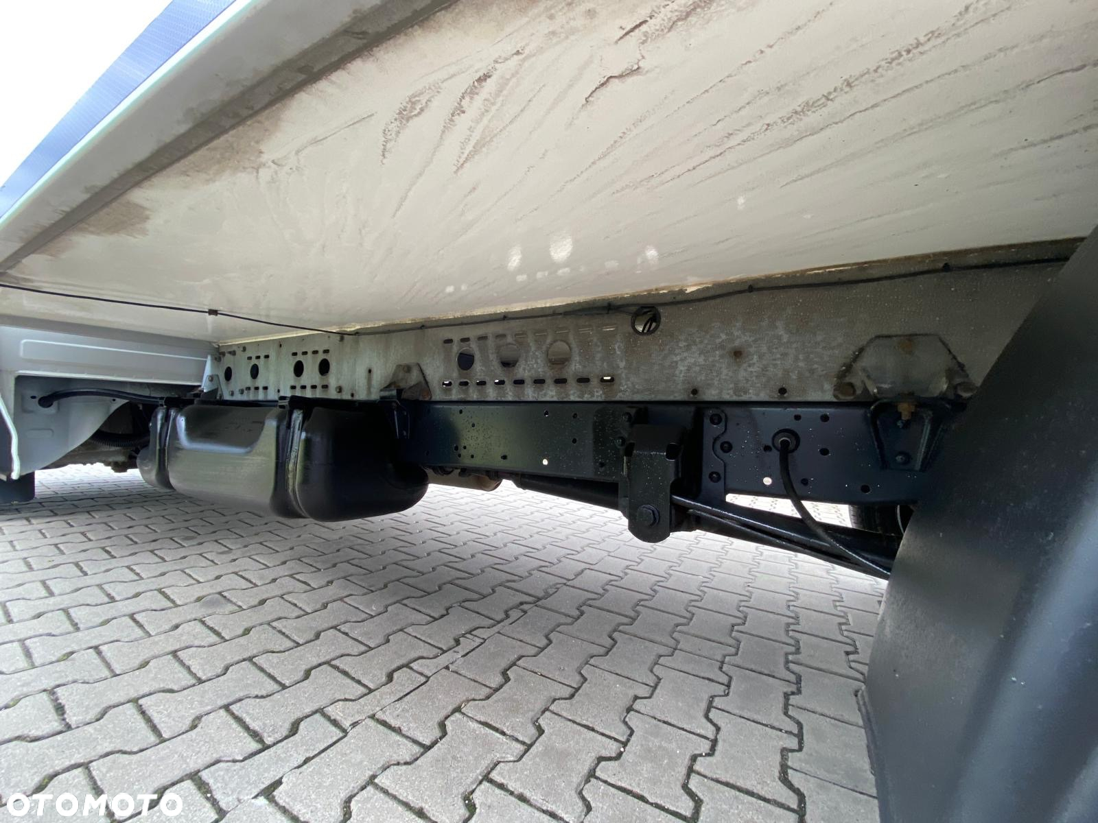 Iveco DAILY 35-160 HI-MATIC KONTENER 8EP CHŁODNIA THERMO KING WINDA ZEPRO - 26
