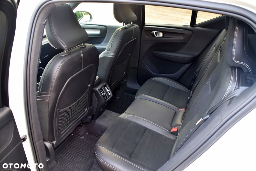 Volvo XC 40 T5 AWD R-Design - 14