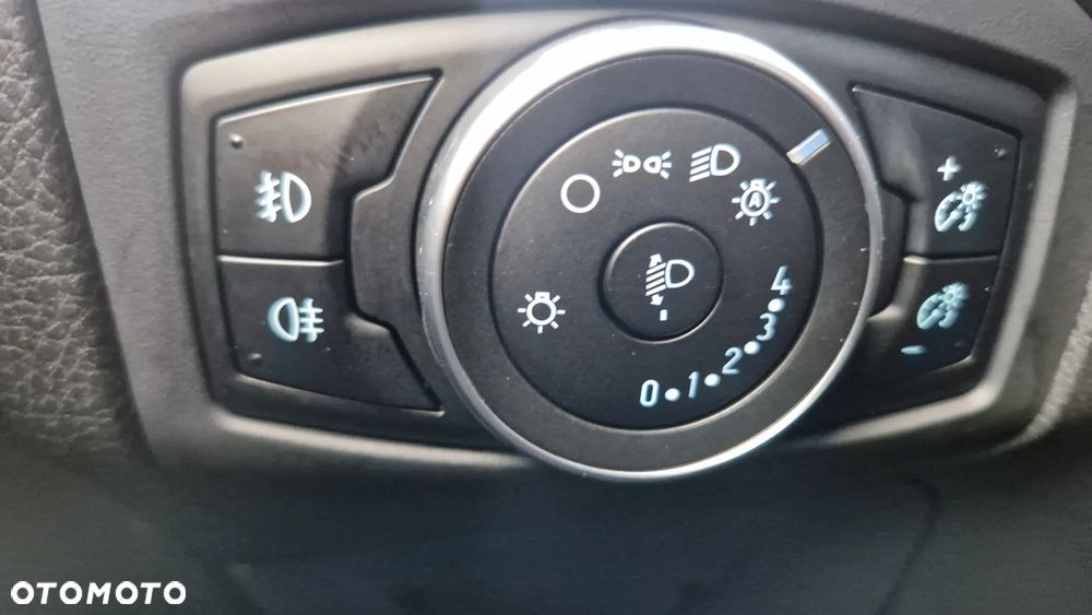 Ford Focus 1.5 EcoBlue Start-Stopp-System TITANIUM - 23