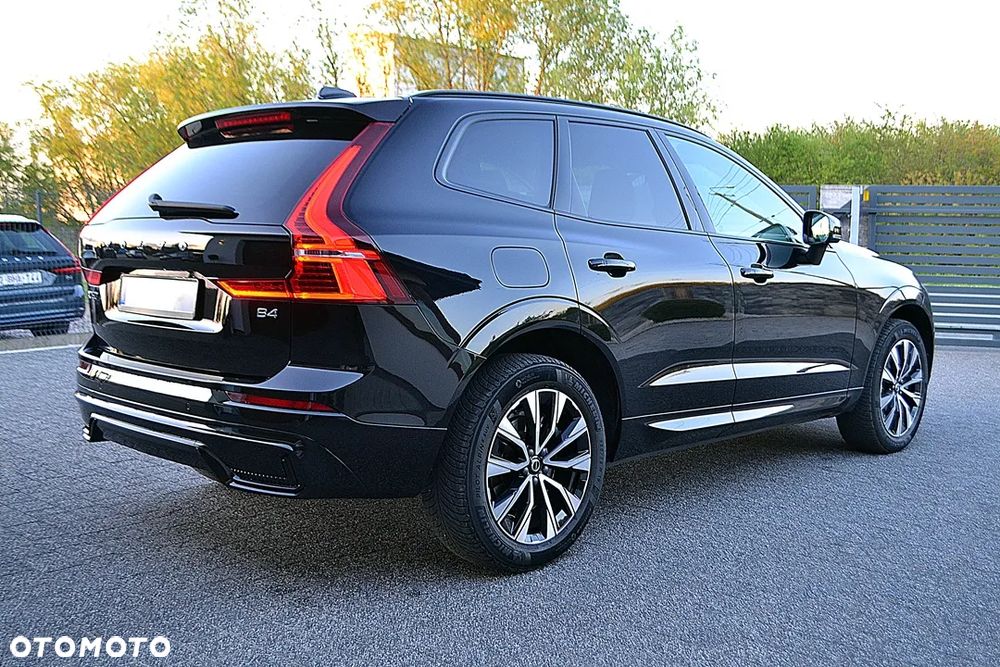 Volvo XC 60 B4 D Plus Dark - 7