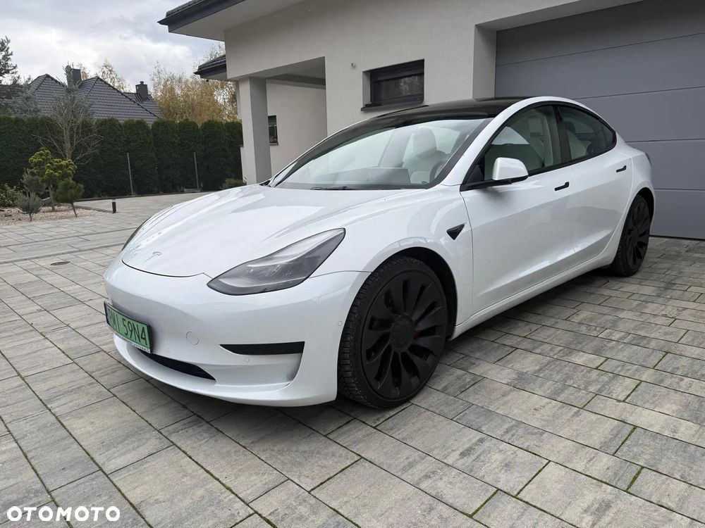 Tesla Model 3 - 24