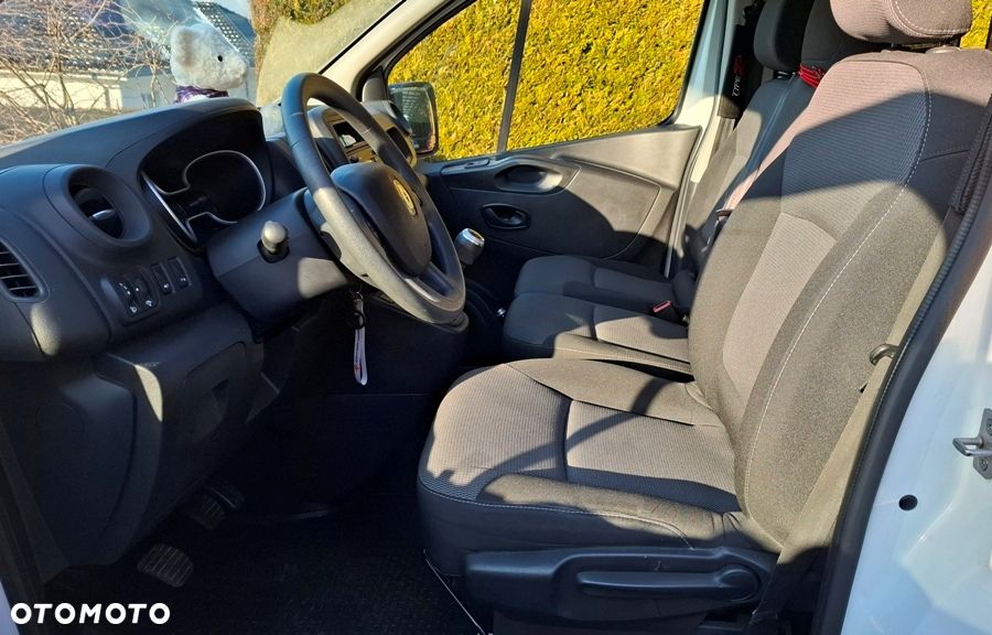 Renault TRAFIC III - 9