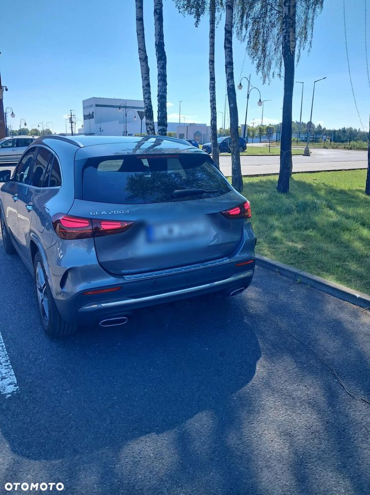 Mercedes-Benz GLA 200 d AMG Line - 17