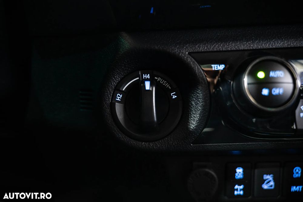 Toyota Hilux - 24