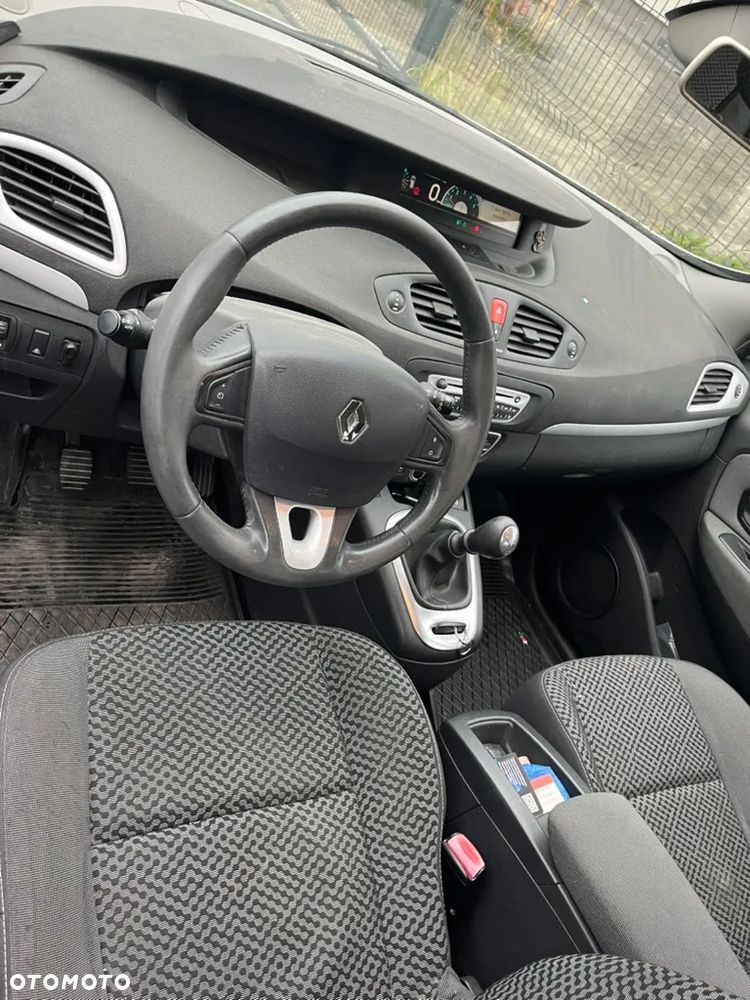 Renault Scenic - 13