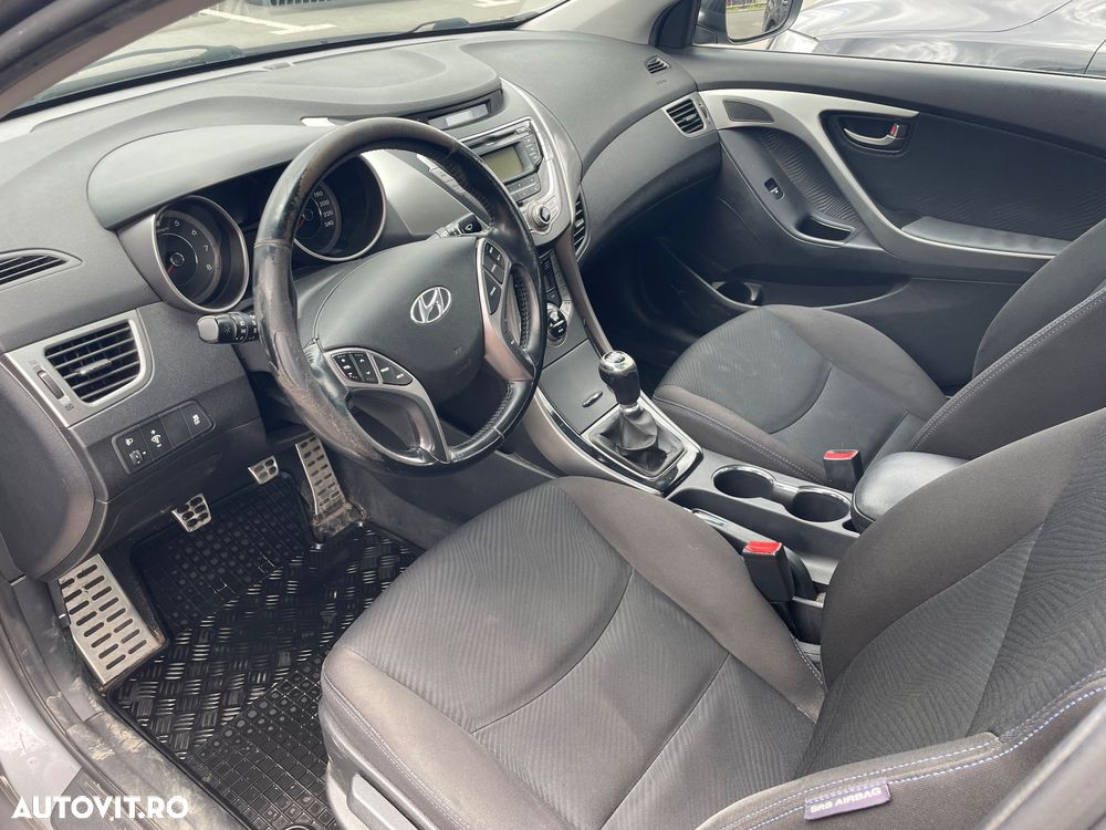 Hyundai Elantra 1.6 MPi - 3