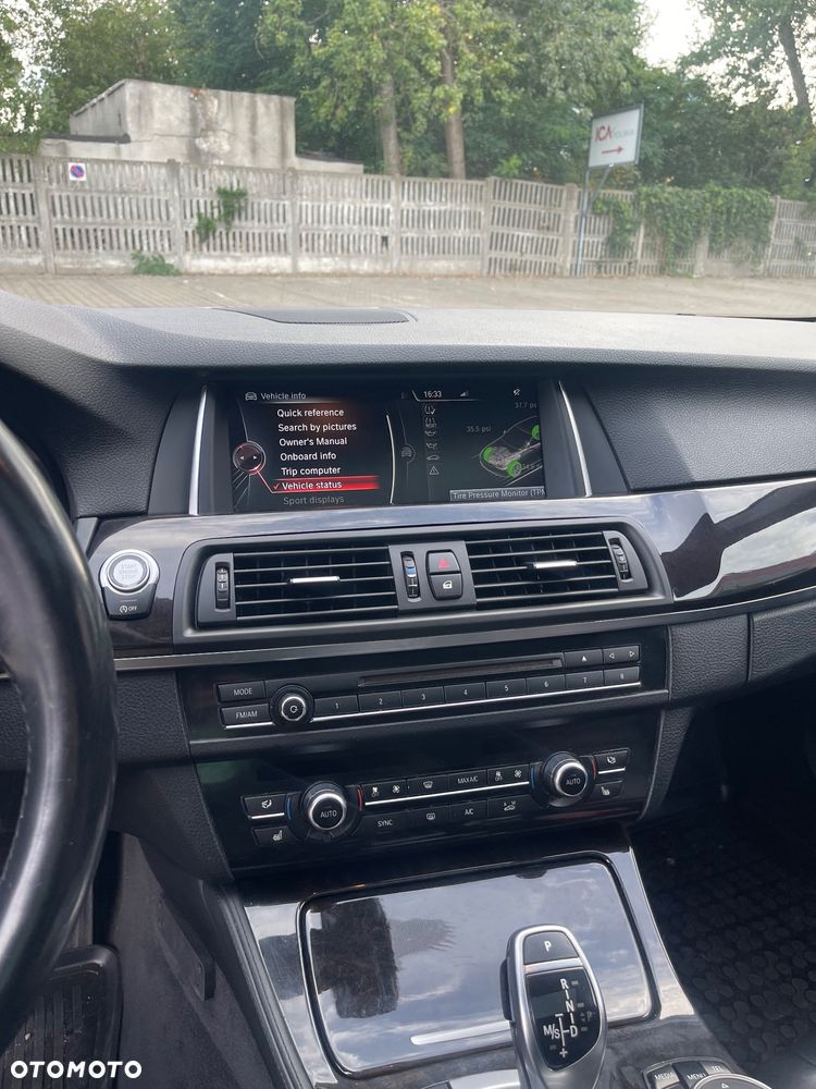 BMW Seria 5 528i Luxury Line - 10
