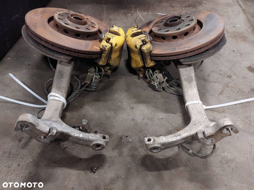 PIASTA ZWROTNICA LEWY PRZÓD + PRAWY PRZÓD HAMULCE AUDI A4 B6 2.5 TDI - 3