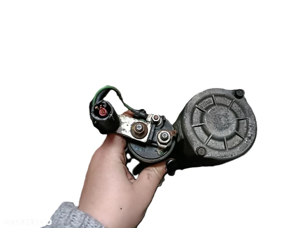RENAULT CLIO III 05-12 1,2 B rozrusznik VALEO 8200369521E * - 3