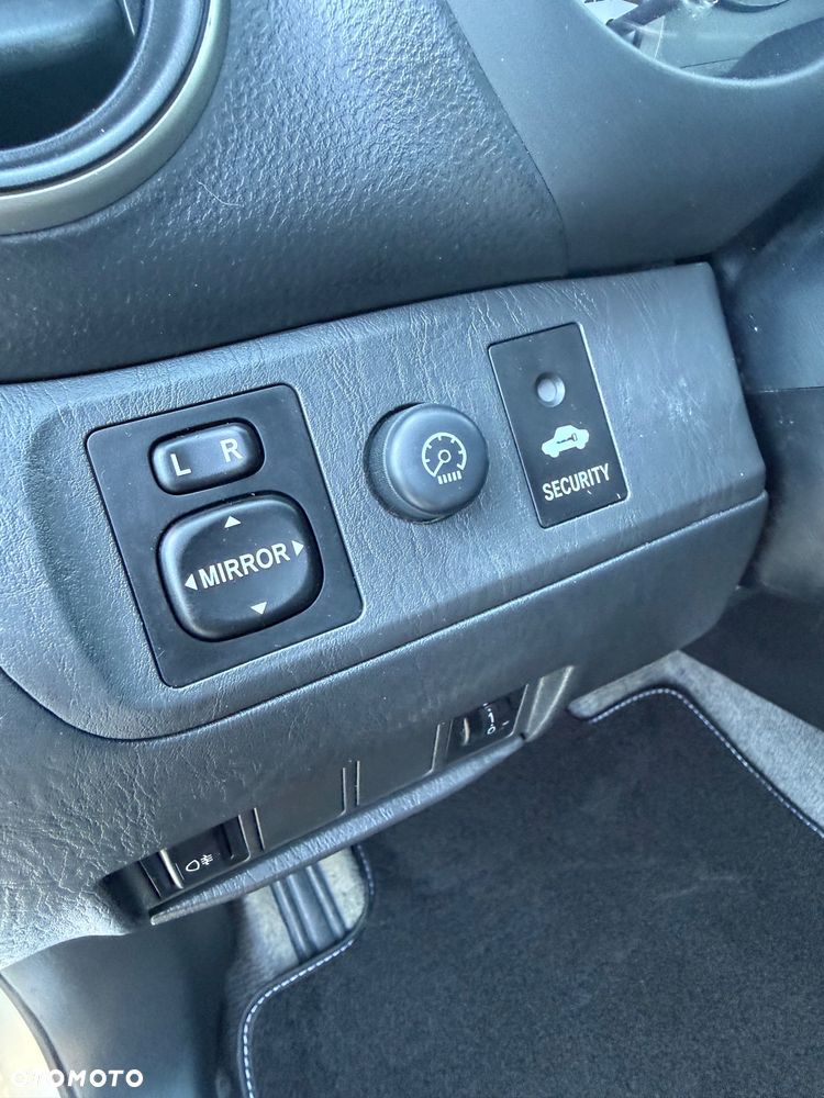 Toyota RAV4 4x4 Sol - 23