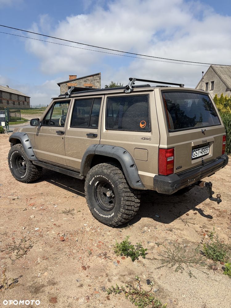 Jeep Cherokee - 3