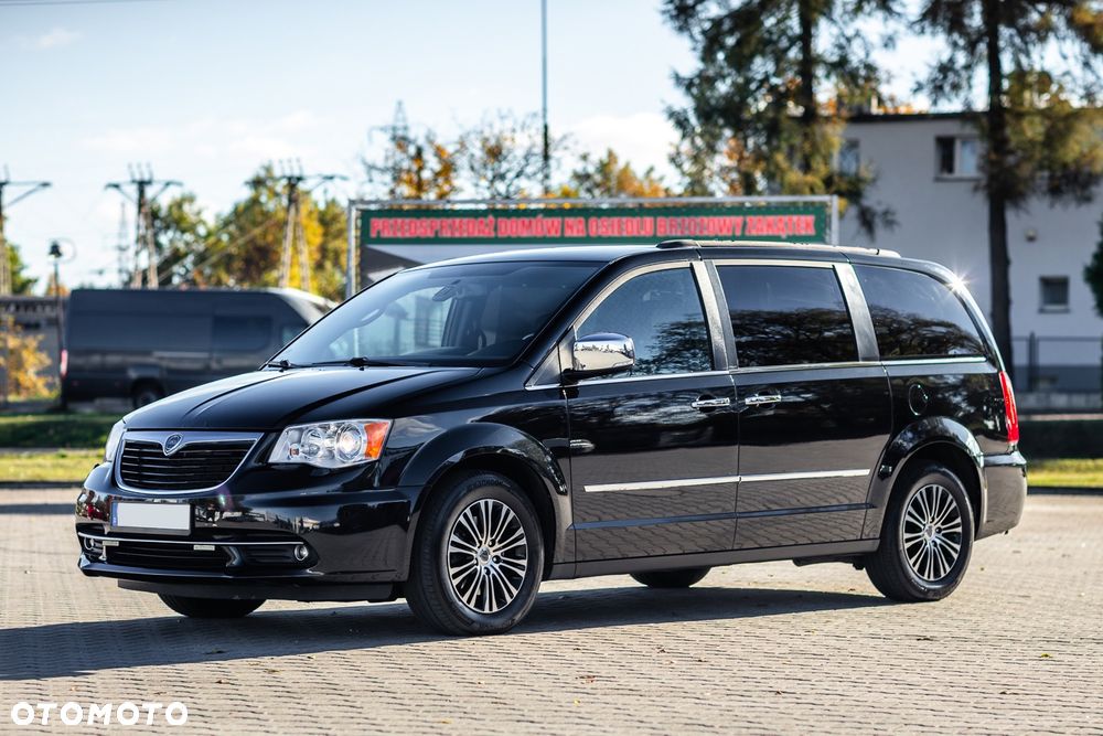 Lancia Voyager 2014 photo 3