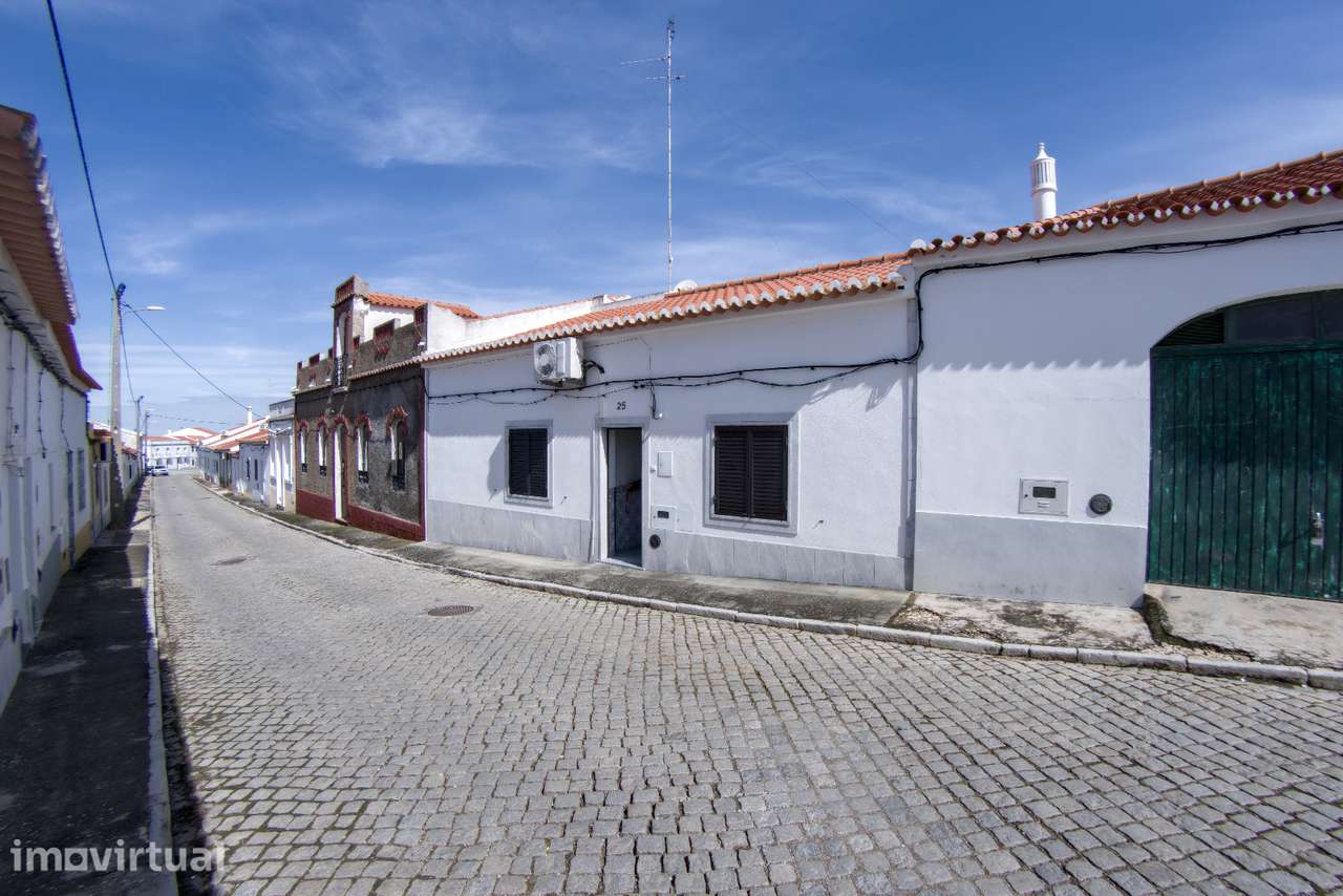 Moradia de 4 assoalhadas com garagem em Santo Aleixo - Grande imagem: 2/18