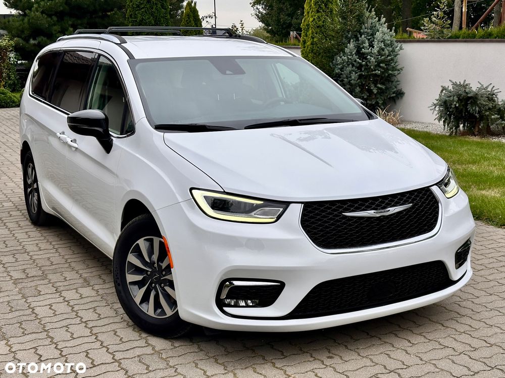 Chrysler Pacifica - 1