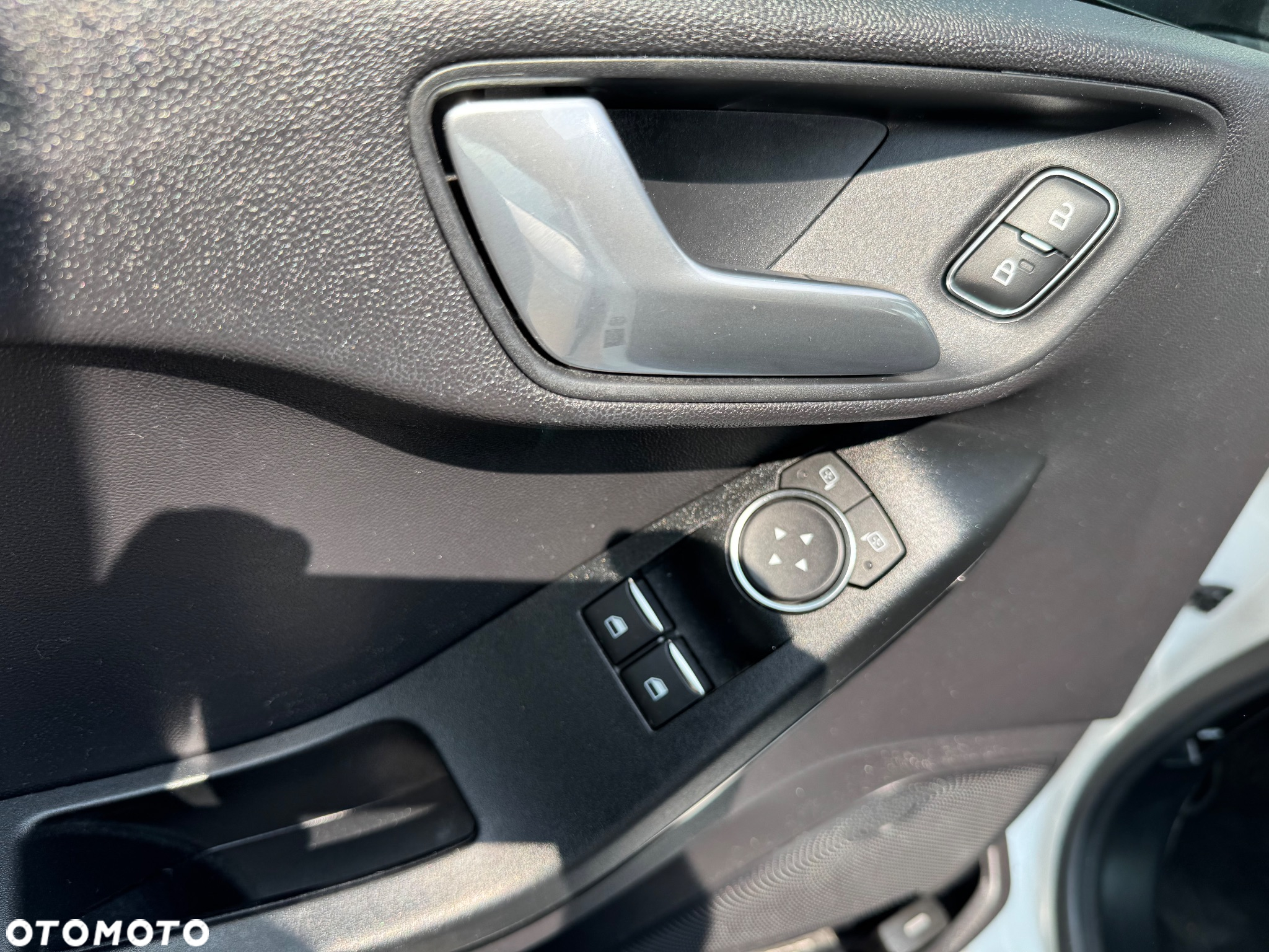 Ford Fiesta 1.1 S&S COOL&CONNECT - 10