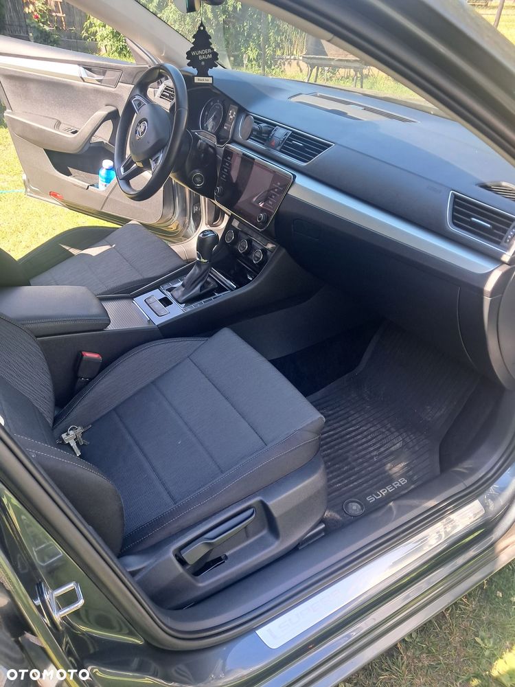 Skoda Superb 2.0 TDI Ambition DSG - 12