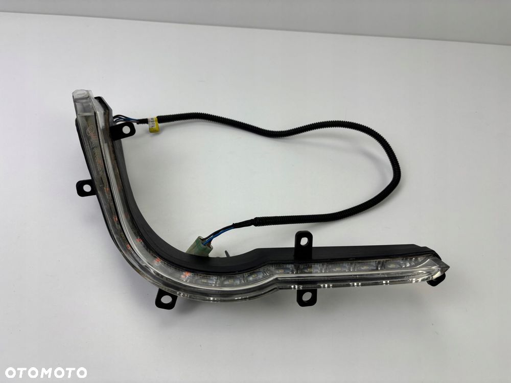 Przednia prawa lampa postojowa LED TGB Blade 550 600 Oryginał - 1