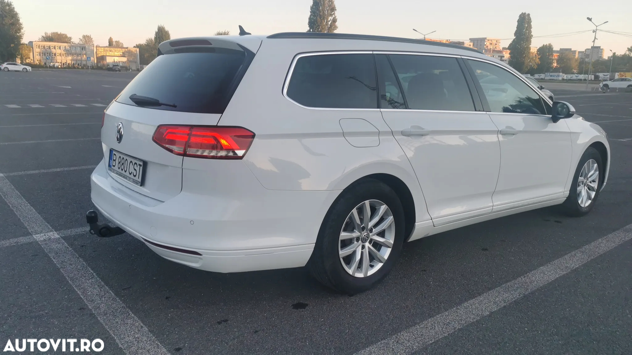 Volkswagen Passat Variant 2.0 TDI DSG (BlueMotion Technology) Trendline - 3