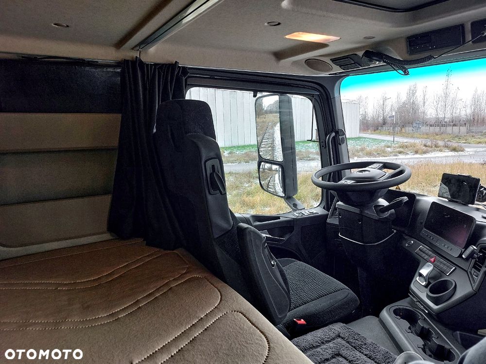 Mercedes-Benz ACTROS - 25