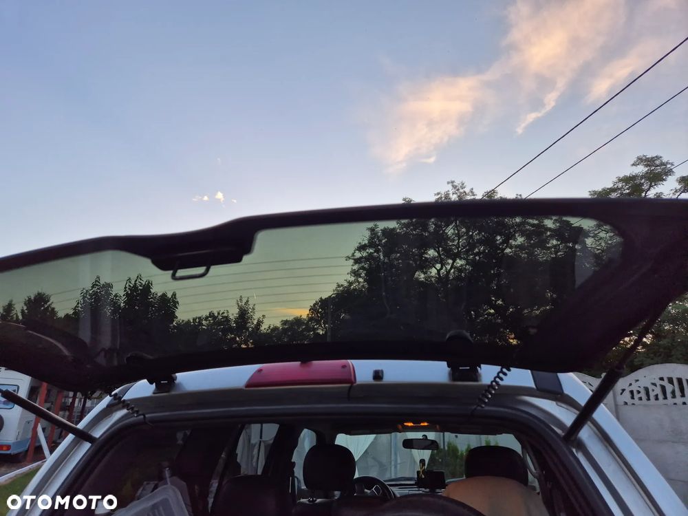 Jeep Liberty - 11