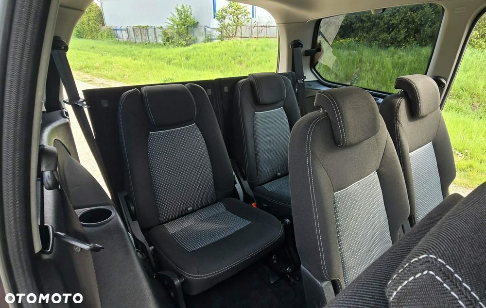 Ford Galaxy - 13