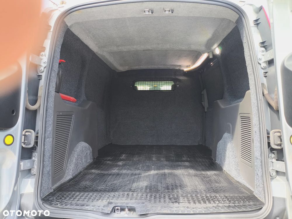 Ford Transit Connect - 29