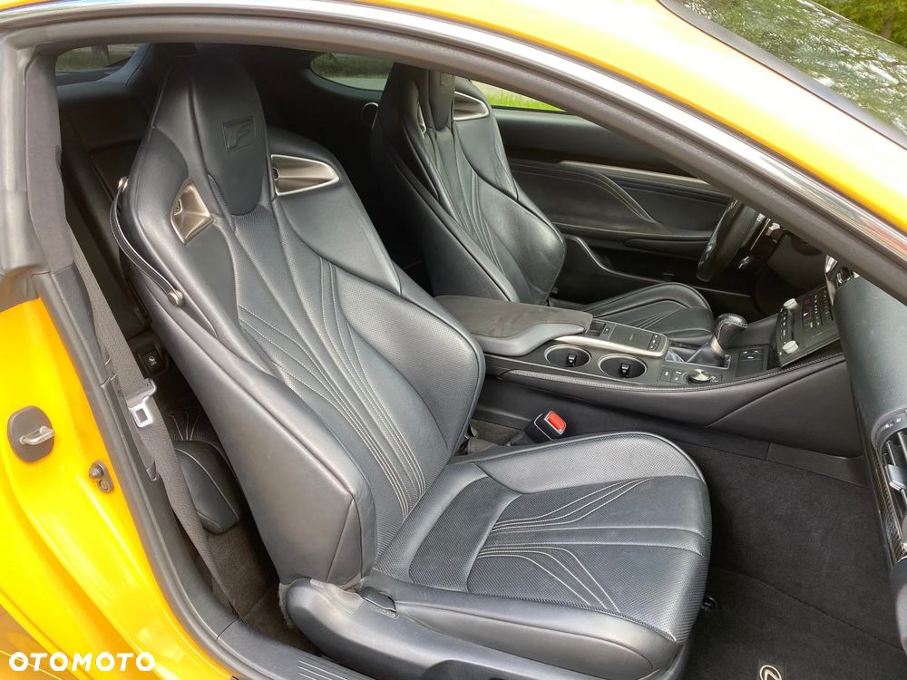 Lexus RC F Carbon - 14