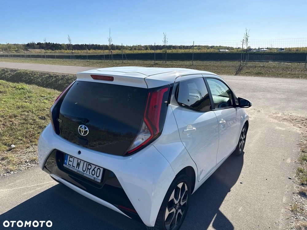 Toyota Aygo x-play connect - 22