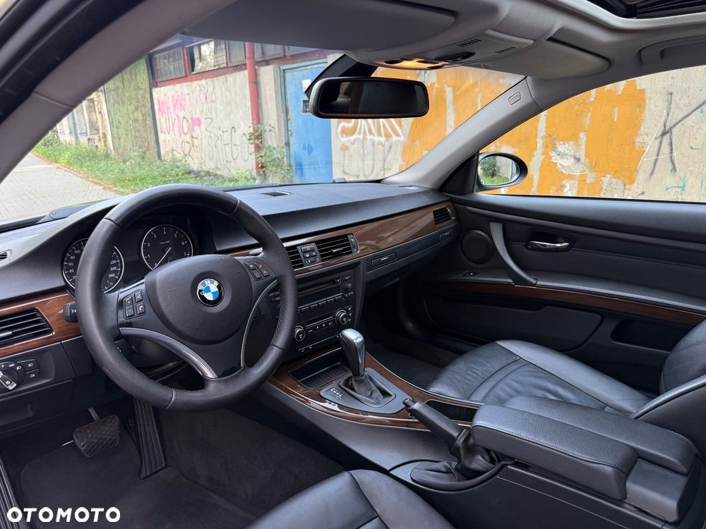 BMW Seria 3 320i - 10