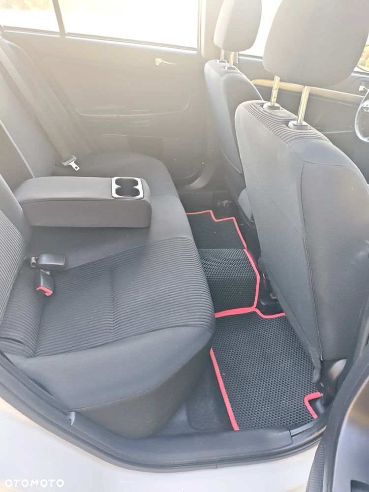 Mitsubishi Lancer 1.6 Invite - 14