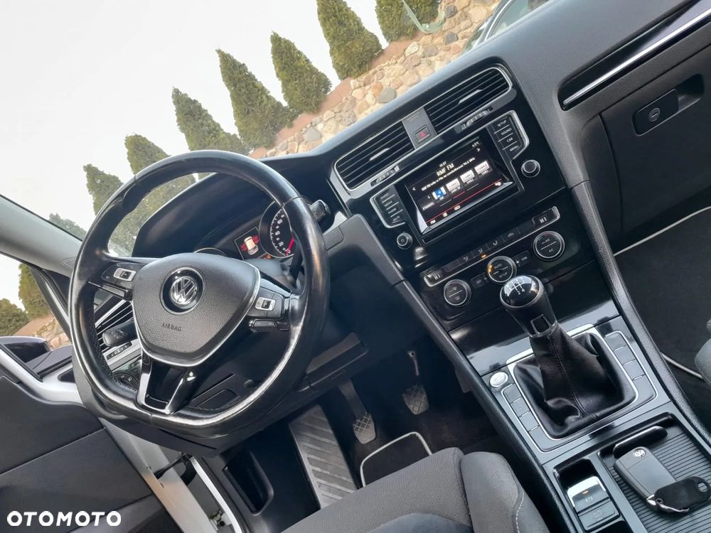 Volkswagen Golf - 15