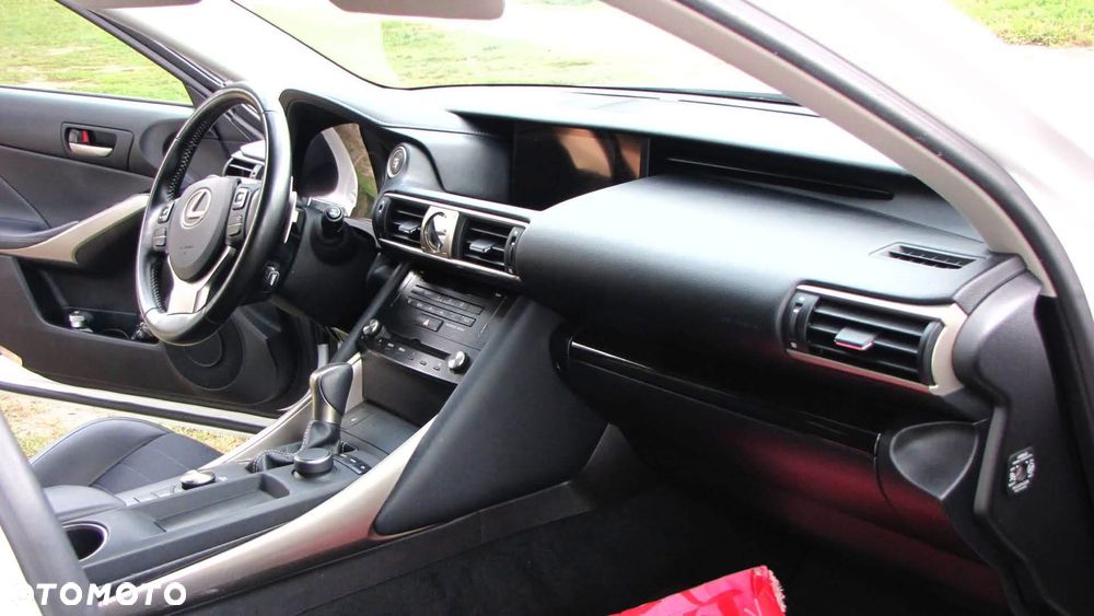 Lexus IS 200t / 300 Elegance - 6