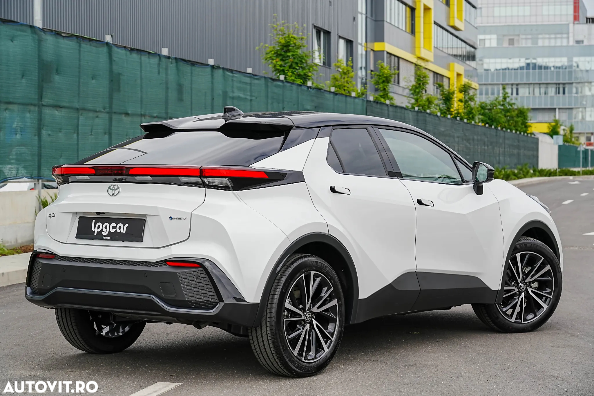 Toyota C-HR 1.8 HSD 122 CP 4x2 CVT C-lassy bi-tone - 5