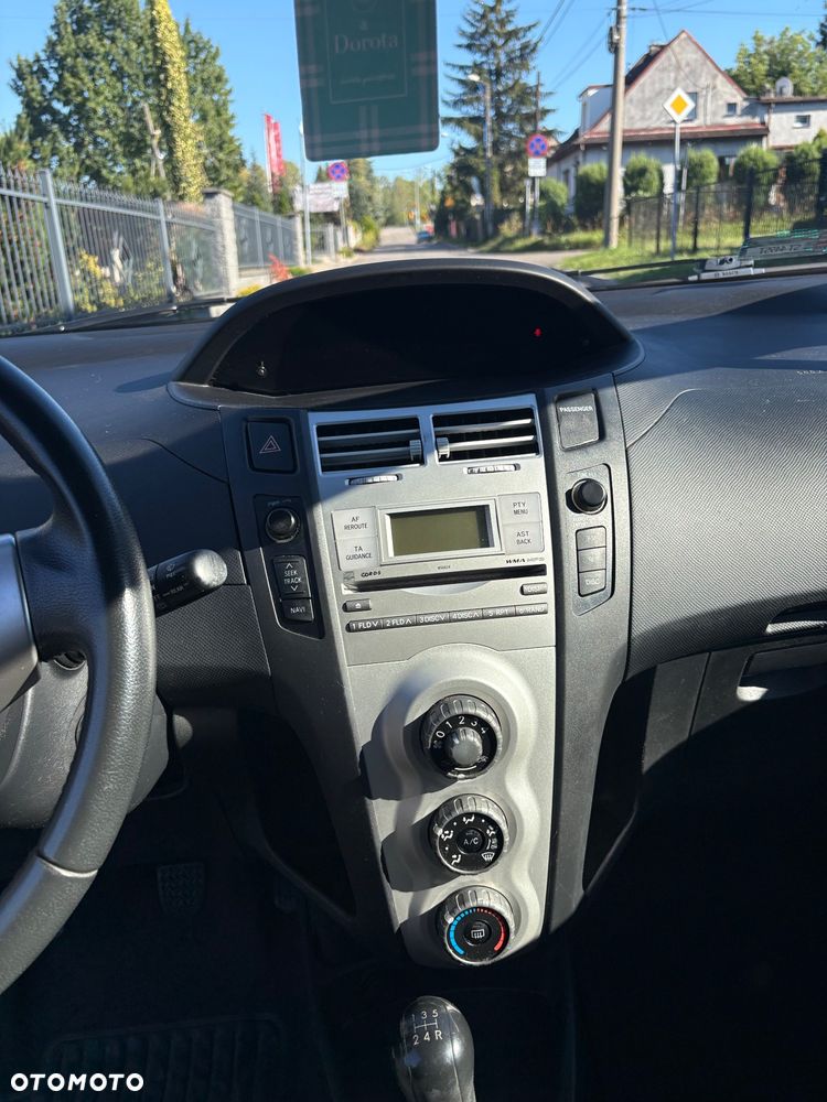 Toyota Yaris - 18