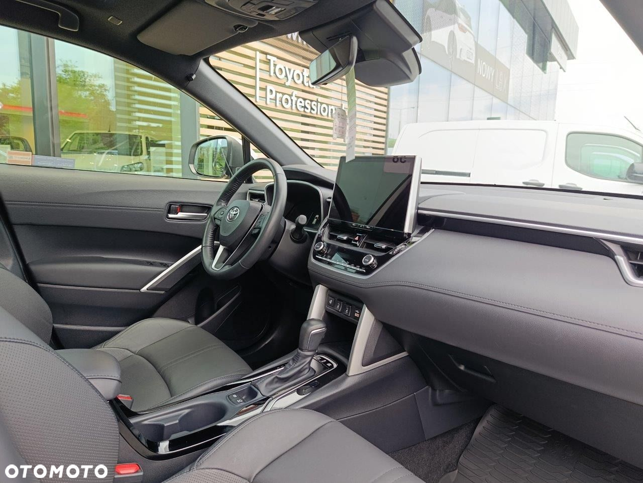 Toyota Corolla Cross - 18