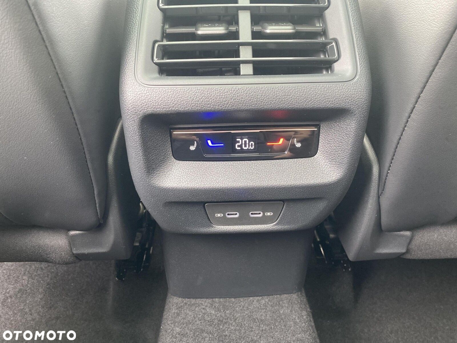 Volkswagen Tiguan - 32